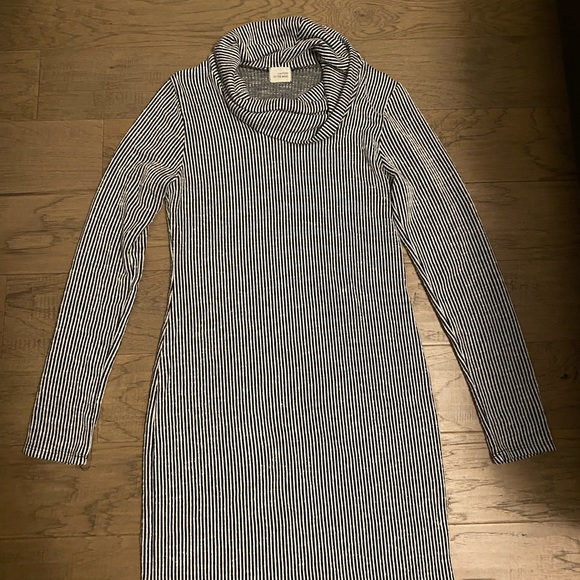 Black & White Stripped Dress - Picture 2 of 2